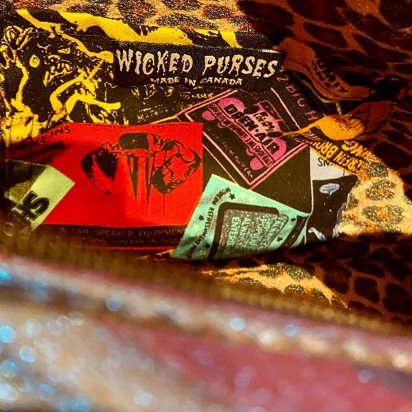 ONE TIME PRICE -- THEN IT'S GONE!  WICKED PURSES -- CANADA RETRO-STYLED PURSE - Picture 2 of 9